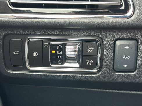 Used 2023 Lincoln Navigator Reserve image 38