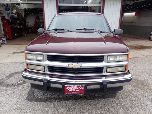 Used 1994 Chevrolet Suburban 2WD image 3