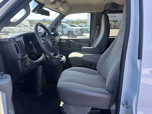 Certified 2024 Chevrolet Express 3500 LT w/ LT Preferred Equipment Group RWD image 2