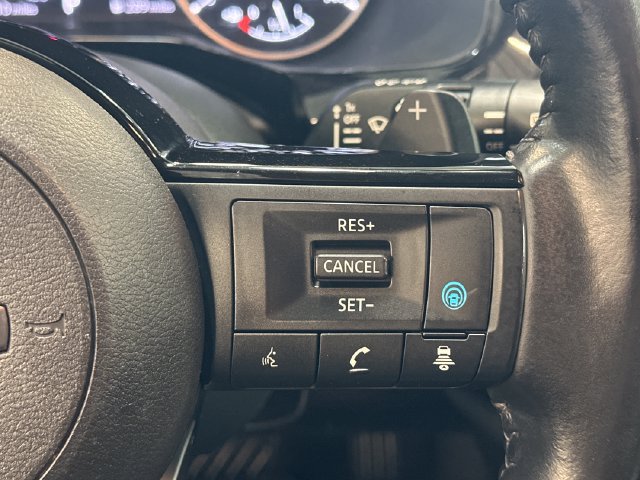 Used 2023 Nissan Pathfinder SL AWD/4WD image 34