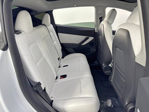 Used 2022 Tesla Model Y Performance image 43