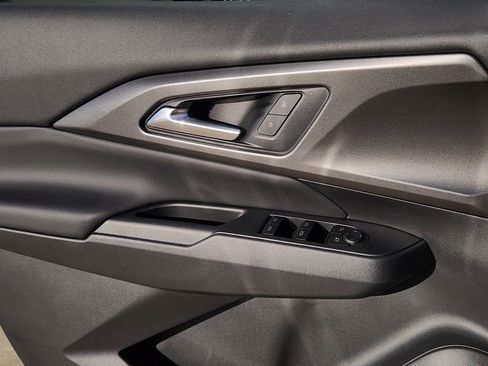 New 2026 Chevrolet Equinox EV LT image 16