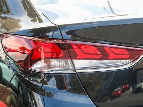 Used 2018 Hyundai Sonata SEL w/ Tech Package 02 image 7