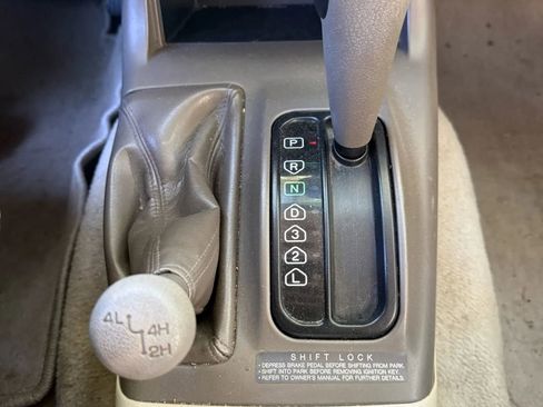 Used 2000 Mitsubishi Montero Sport XLS image 17