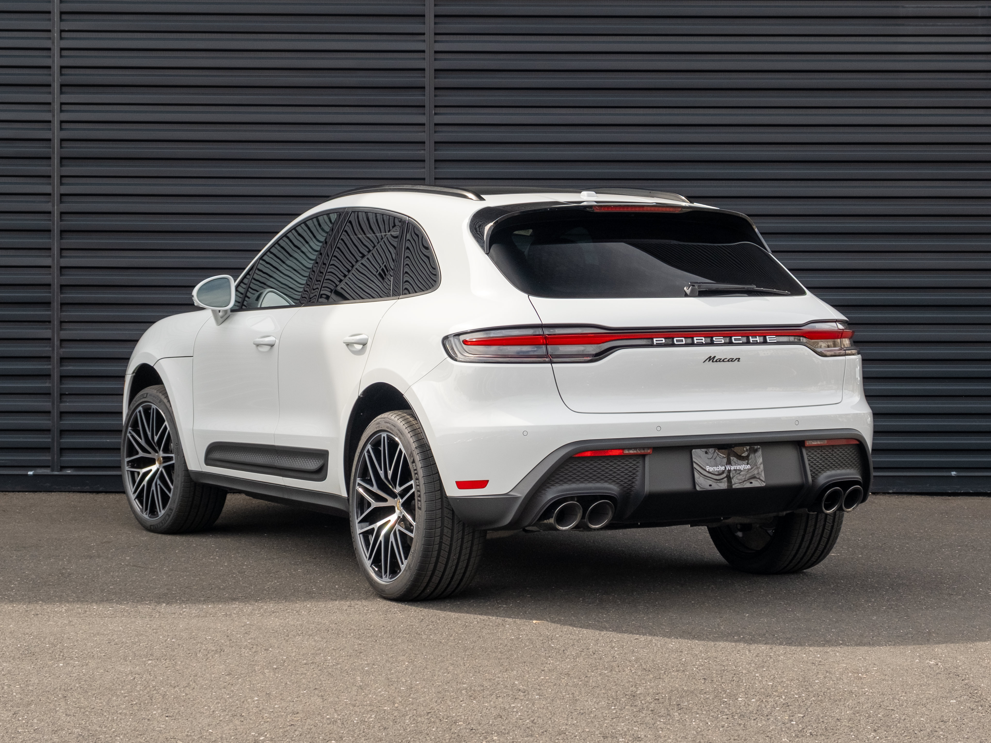Certified 2026 Porsche Macan AWD/4WD image 3
