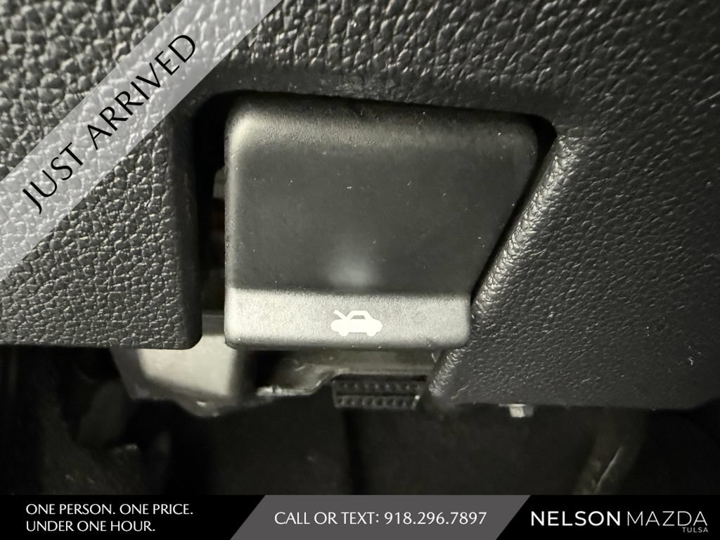 Used 2019 Ford Explorer XLT FWD image 24