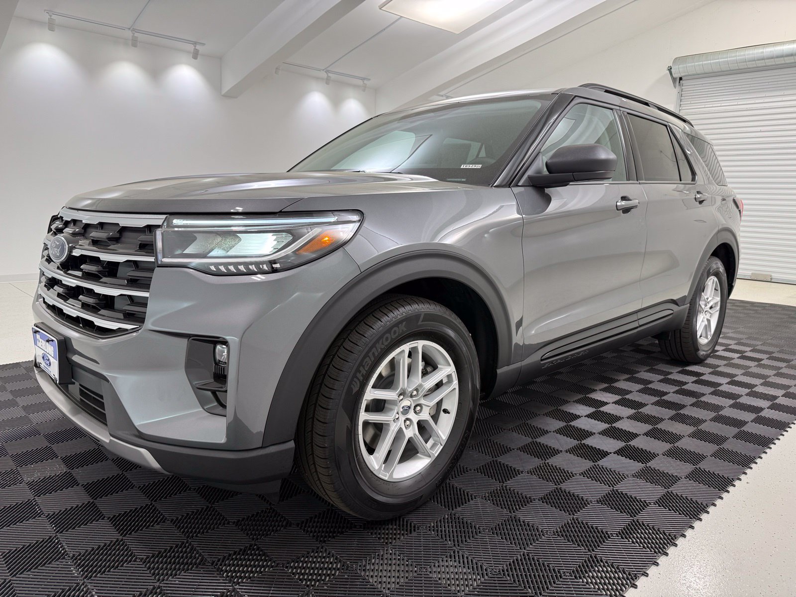 New 2026 Ford Explorer Active w/ Active Comfort Package RWD image 3