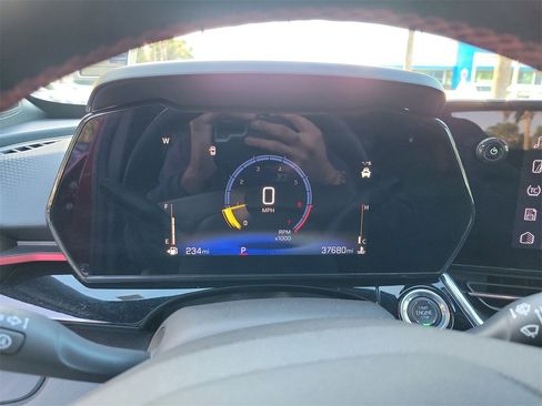 Certified 2024 Chevrolet Trax RS w/ Sunroof Package image 22