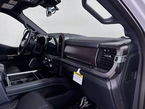 New 2026 Ford F450 Platinum w/ FX4 Off-Road Package AWD/4WD image 31