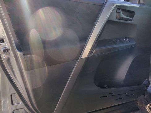 Used 2016 Toyota RAV4 LE image 13