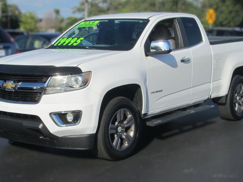 Used 2015 Chevrolet Colorado LT w/ Luxury Package image 2