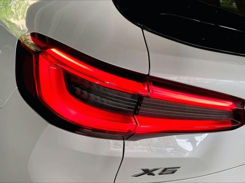 Used 2019 BMW X5 xDrive40i w/ Executive Package AWD/4WD image 28