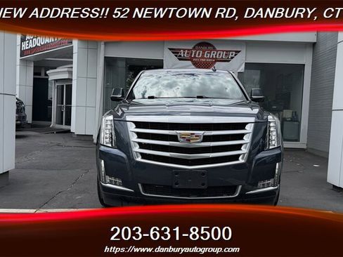 Used 2019 Cadillac Escalade ESV Luxury AWD/4WD image 8