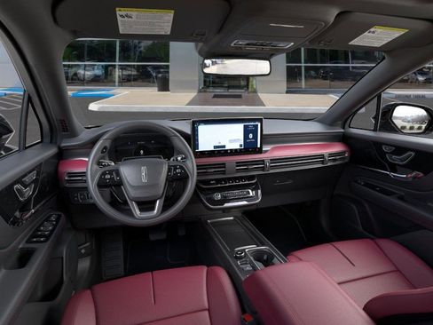 New 2025 Lincoln Corsair Grand Touring image 9