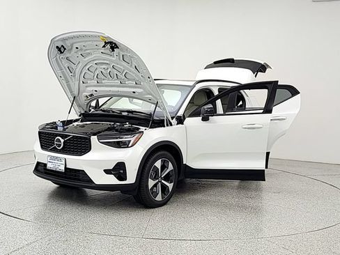 New 2026 Volvo XC40 B5 Plus w/ Protection Package Premier AWD/4WD image 9
