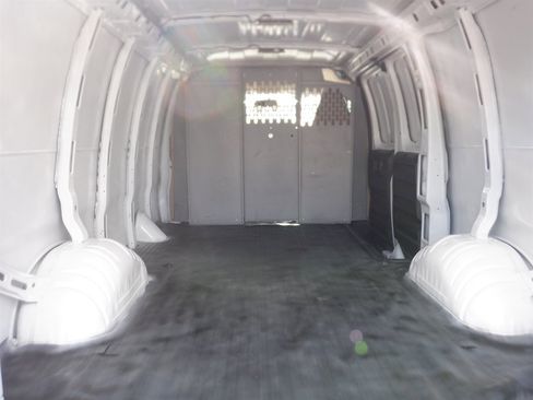 Used 2021 Chevrolet Express 2500 image 6