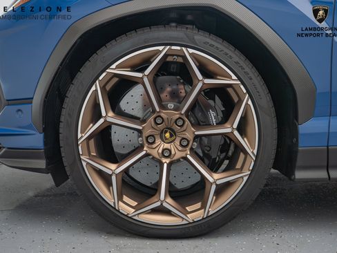 Used 2024 Lamborghini Urus Performante image 42