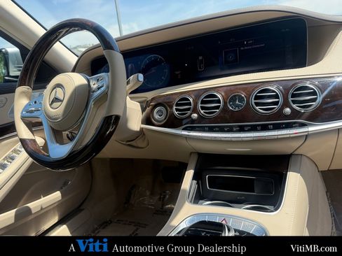 Used 2019 Mercedes-Benz S 560 Sedan image 32