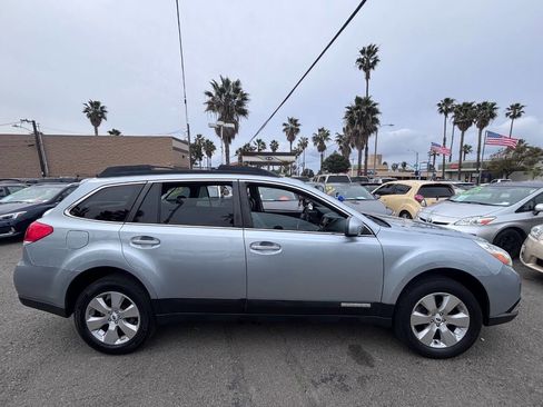 Used 2012 Subaru Outback 3.6R Limited image 5