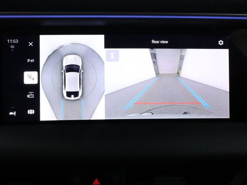 Used 2025 Porsche Macan Electric w/ Premium Package image 19