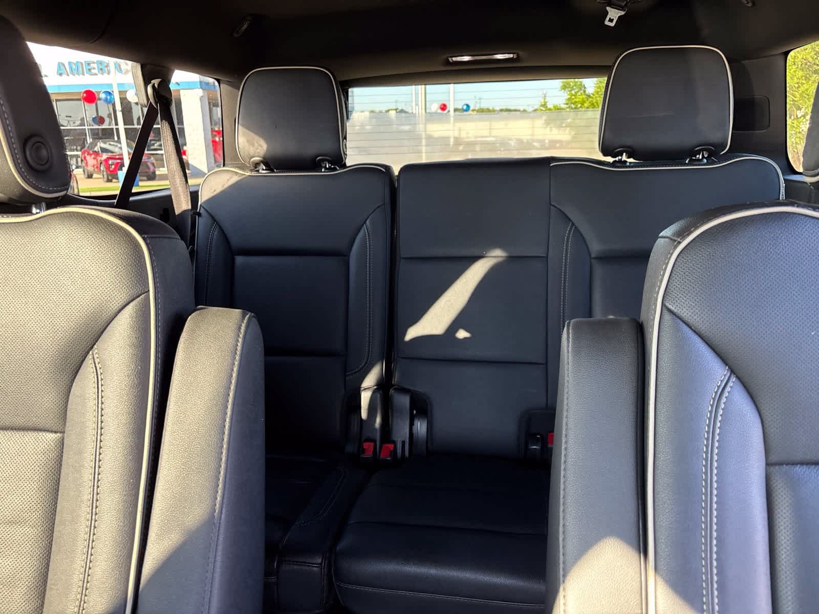 Used 2022 Chevrolet Suburban Premier w/ Premium Package AWD/4WD image 19