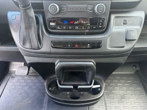 Used 2025 RAM ProMaster 2500 w/ U-Haul Equipment Group FWD image 38