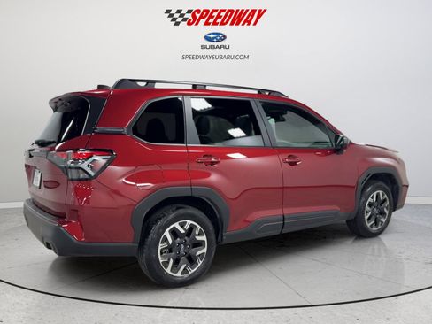 Used 2026 Subaru Forester Premium AWD/4WD image 5