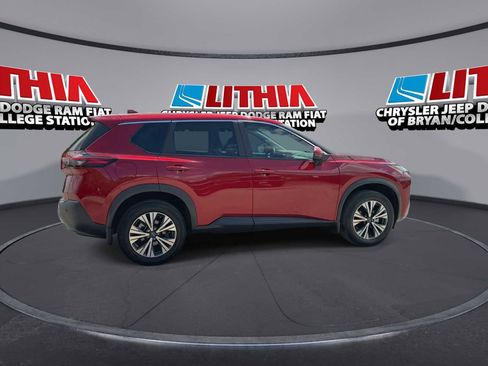 Used 2023 Nissan Rogue SV image 8