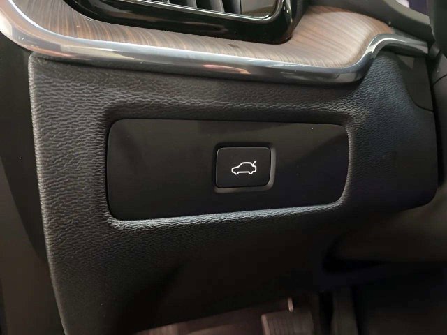Used 2023 Volvo XC60 B5 Plus w/ Climate Package AWD/4WD image 32