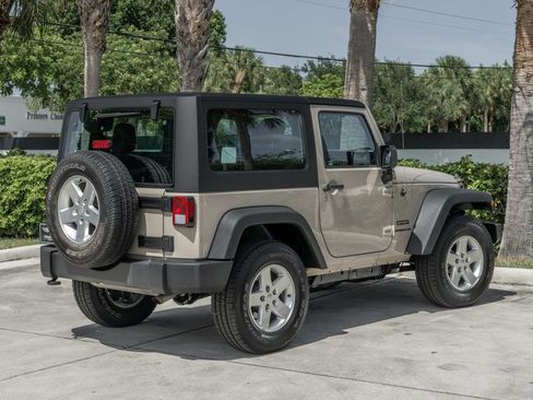 Used 2016 Jeep Wrangler Sport w/ Quick Order Package 24S AWD/4WD image 8