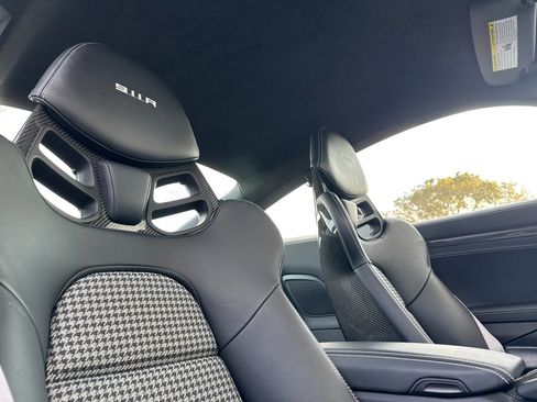 Used 2016 Porsche 911 R image 16