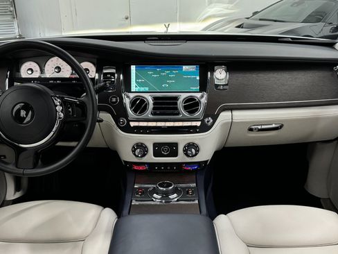 Used 2015 Rolls-Royce Ghost RWD image 54