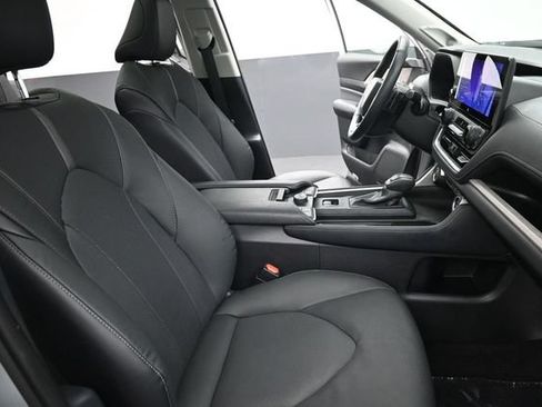 Used 2024 Toyota Grand Highlander AWD image 26