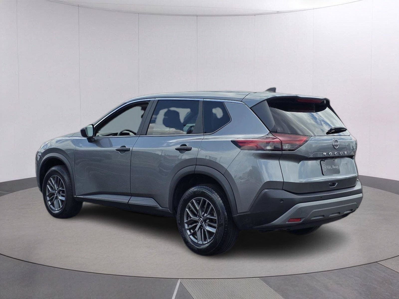 Used 2023 Nissan Rogue S FWD image 7