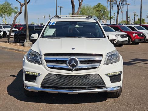 Used 2016 Mercedes-Benz GL 550 4MATIC image 2