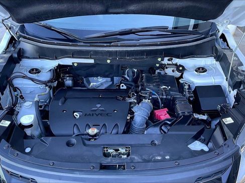 Used 2025 Mitsubishi Outlander Sport LE image 10