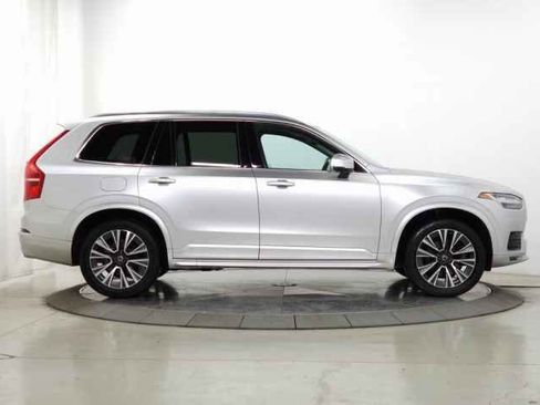 Used 2020 Volvo XC90 T6 Momentum w/ Protection Package Premier image 11