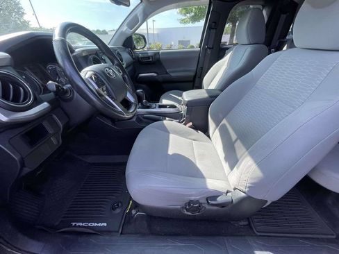 Used 2017 Toyota Tacoma SR5 w/ Tow Package AWD/4WD image 16