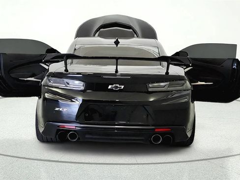 Used 2018 Chevrolet Camaro ZL1 RWD image 11