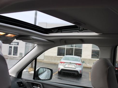 Used 2015 Subaru Forester 2.5i Limited image 9