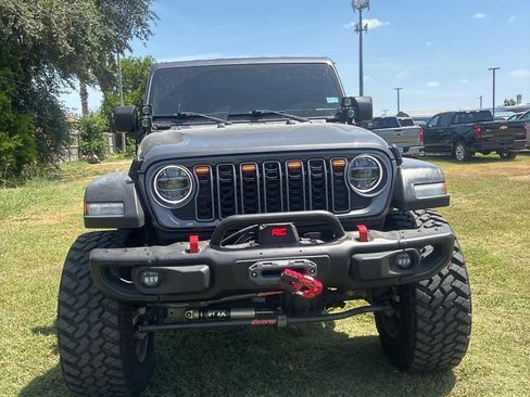 Used 2020 Jeep Gladiator Sport w/ Quick Order Package 24S AWD/4WD image 8