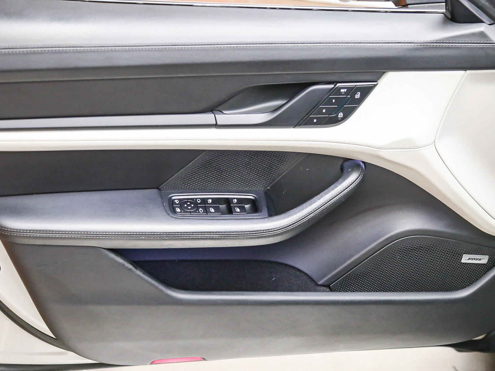 Certified 2022 Porsche Taycan 4S AWD/4WD image 27
