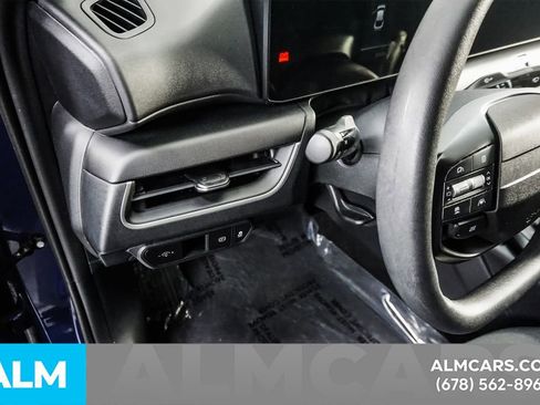 Used 2025 Kia K4 LXS image 32