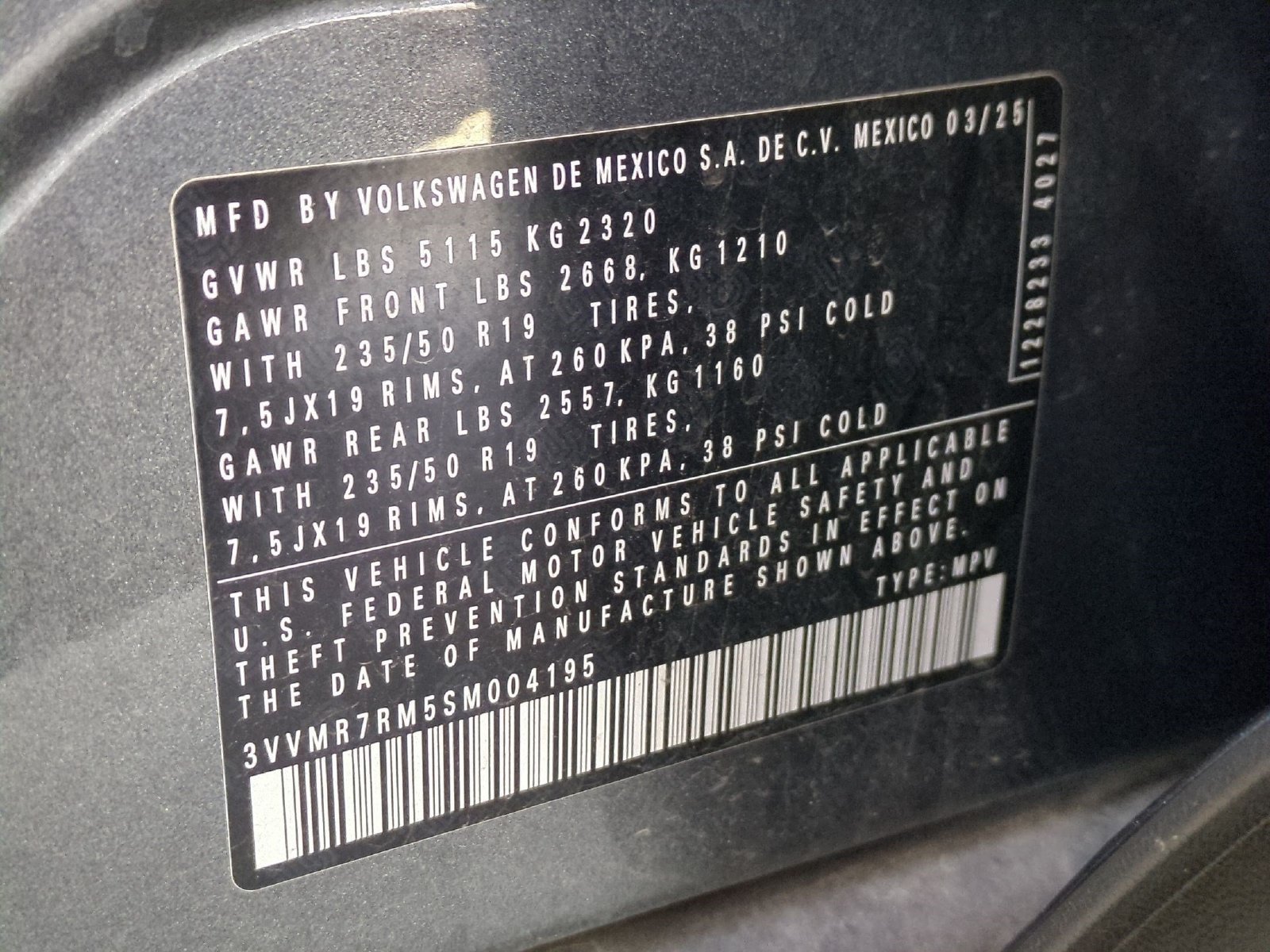 Used 2025 Volkswagen Tiguan SE w/ Panoramic Sunroof Package AWD/4WD image 17