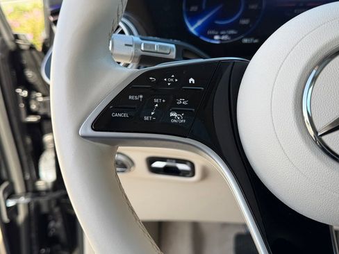 Used 2023 Mercedes-Benz EQS 580 4MATIC SUV image 24