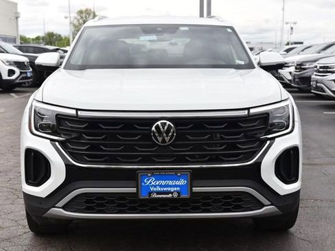 Used 2025 Volkswagen Atlas Cross Sport SE image 4