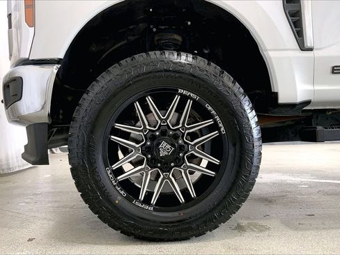Used 2024 Ford F250 XLT w/ FX4 Off-Road Package AWD/4WD image 8