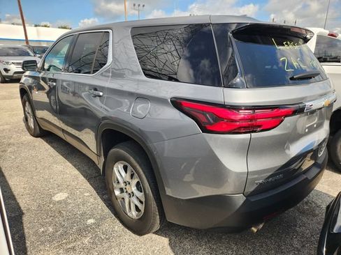 Used 2023 Chevrolet Traverse LS w/ Safety Package FWD image 4