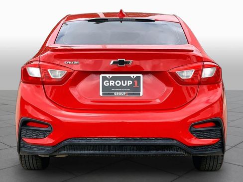 Used 2017 Chevrolet Cruze LT w/ Sun And Sound Package FWD image 4