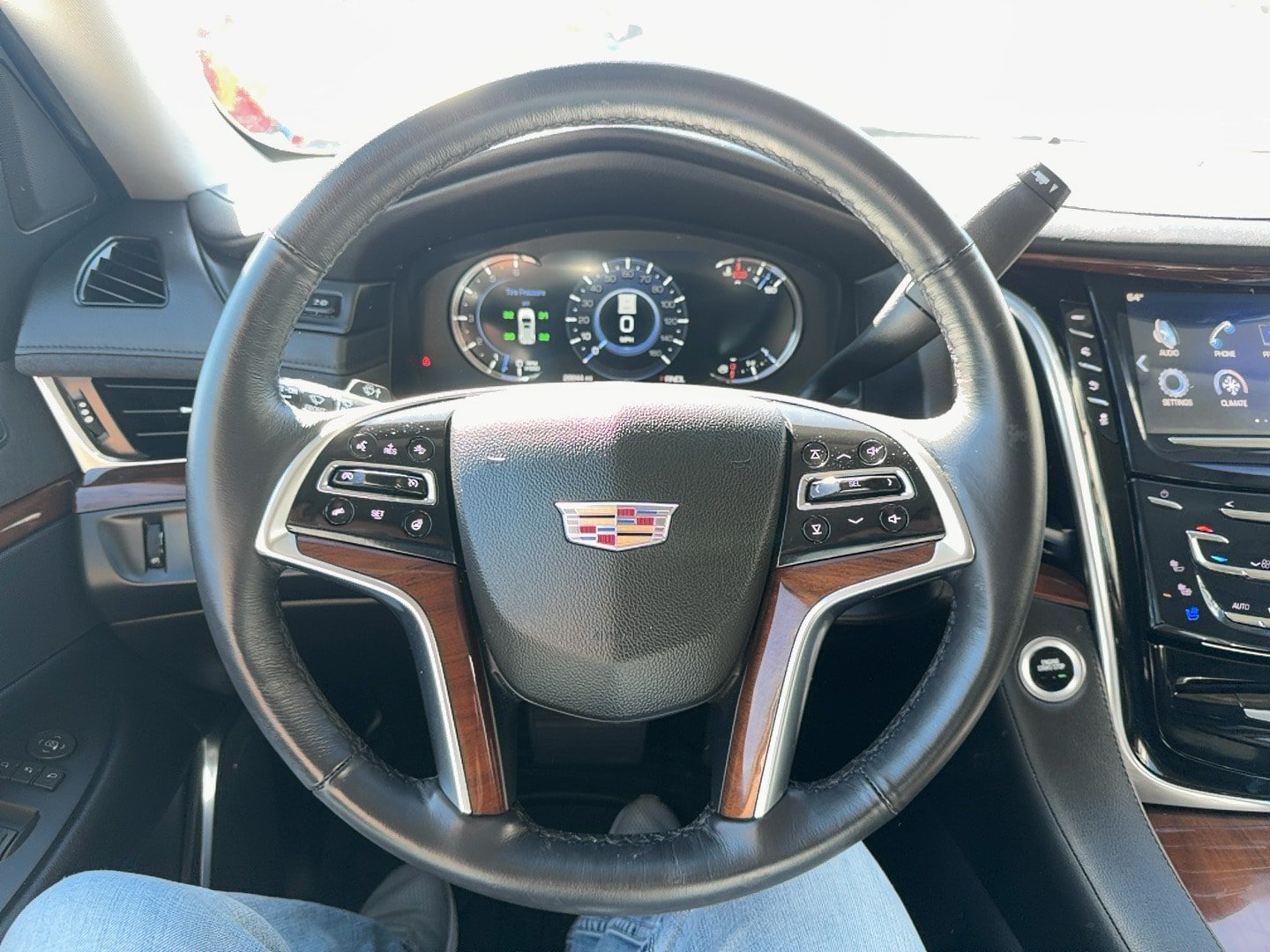 Used 2019 Cadillac Escalade Premium Luxury AWD/4WD image 11